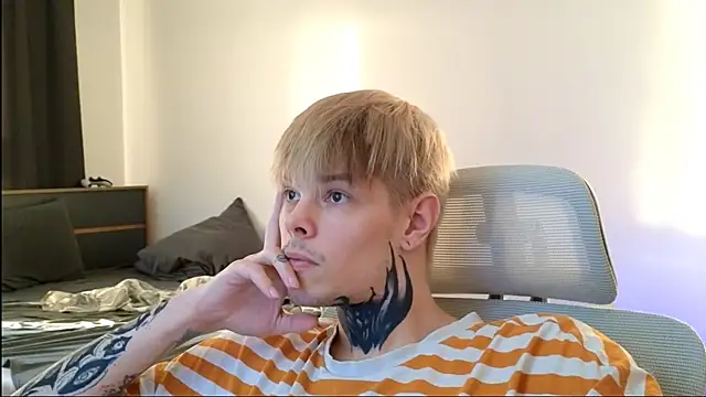 DENIS_HERE's Live XXX Chat
