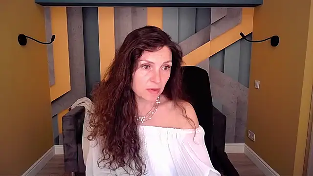 EllaLong's Live XXX Chat