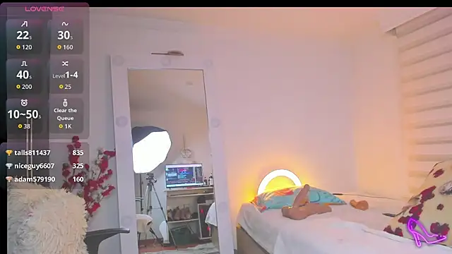 XXX chat uživo modela SharonVelvet