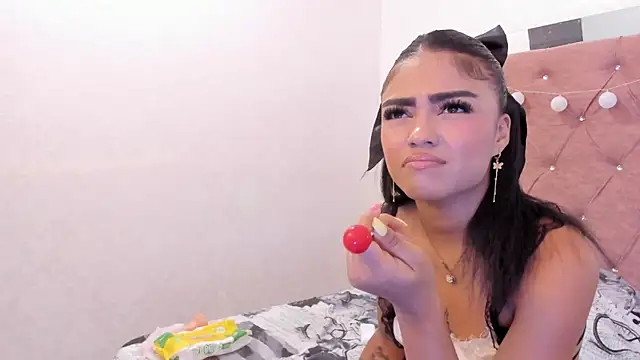 Alaia2 élő XXX-chatje