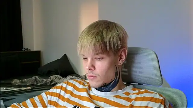 Онлайн чат XXX DENIS_HERE