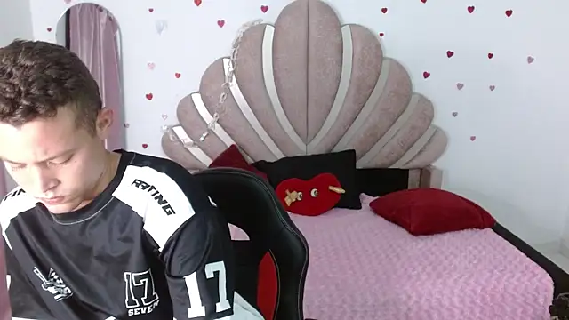 sven_fox723 Show in webcam