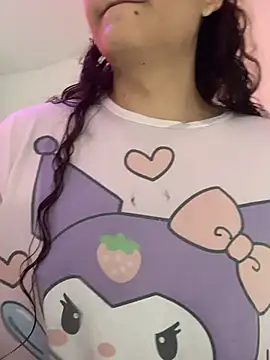 Show modela La-Gatiita-trans na web-kameri