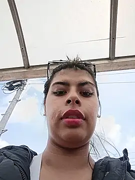 SOFIA-11_'s Live XXX Chat