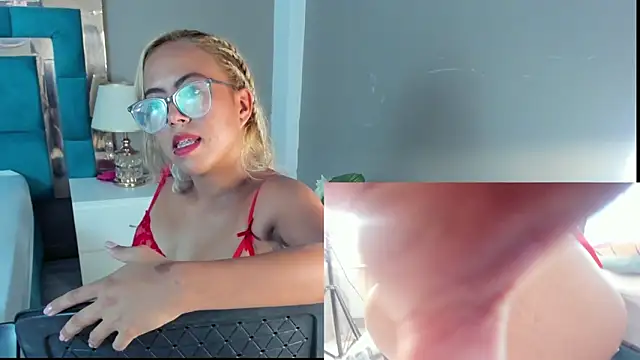 CristyBloom Adlı Modelin Canlı XXX Sohbeti