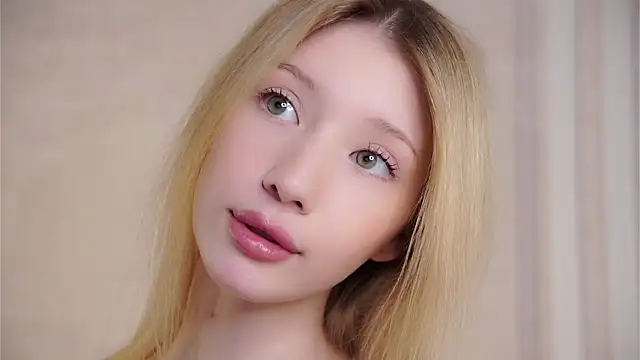 SunnivaCovil Live XXX-chat