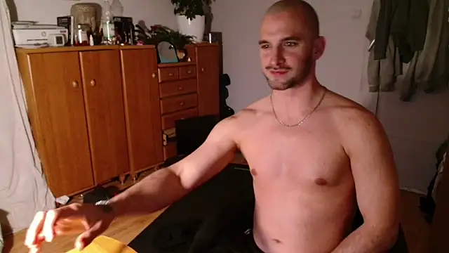 OskarBreno Adlı Modelin Canlı XXX Sohbeti