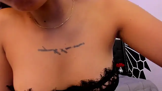 CarolineFyreのライブXXXチャット