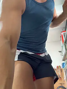 Paul22cm- 现场XXX聊天