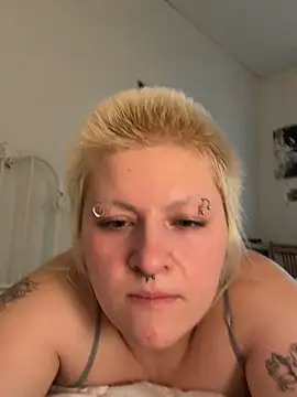 p1nkyd0llar's Live XXX Chat