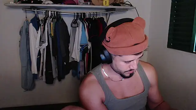 guzzfit Pertunjukan Webcam