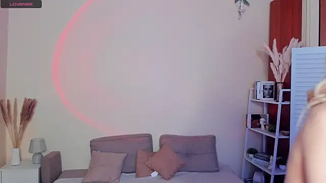 PorcelainBun's Live XXX Chat