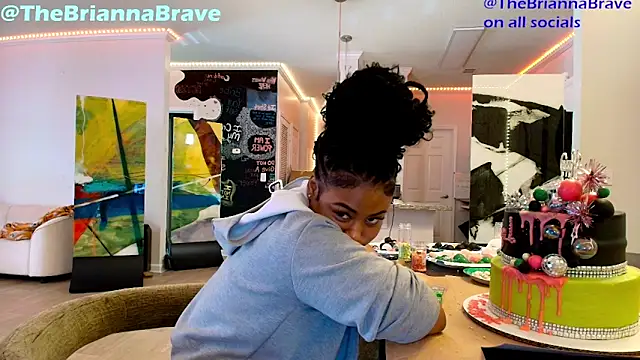 BriannaBrave – Naživo XXX chat