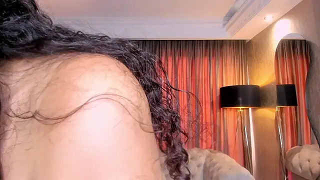 anahi_curlie1のライブXXXチャット