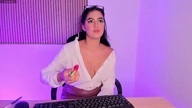 sophia__taylor Adlı Modelin Canlı XXX Sohbeti