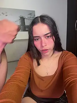 Show modela SophieRoyals na web-kameri