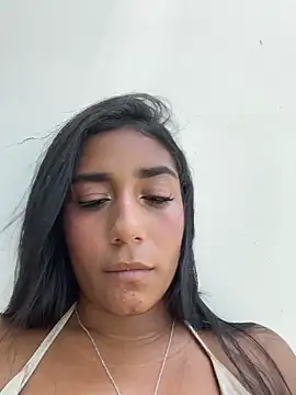 Chatroom XXX en direct de SaryJonex