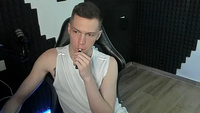 More_than_friend: вебкам-шоу