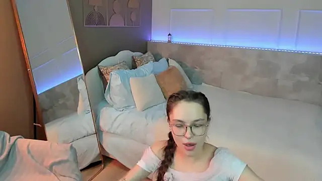 Chatroom XXX en direct de ChloeSunny