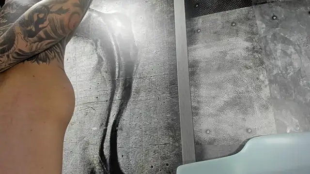 Czat XXX na żywo – Gury_tattoo