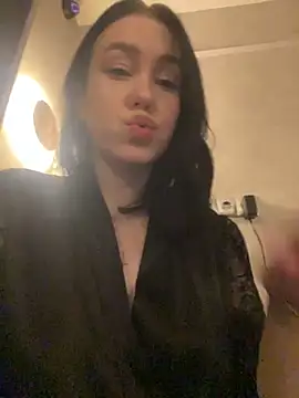 Mimi_Shine Adlı Modelin Canlı XXX Sohbeti