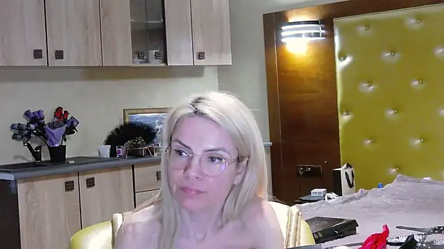 DomCaprisse – Naživo XXX chat