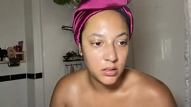 dreamyriri Show in webcam