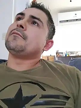 Chat XXX ao vivo de Bradd_32