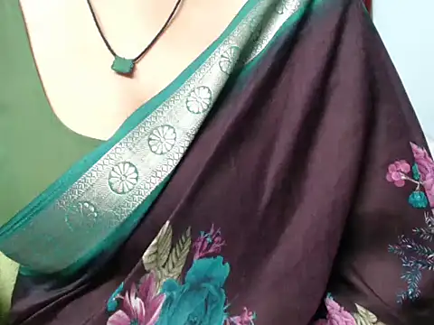 sunitha-3's Live XXX Chat