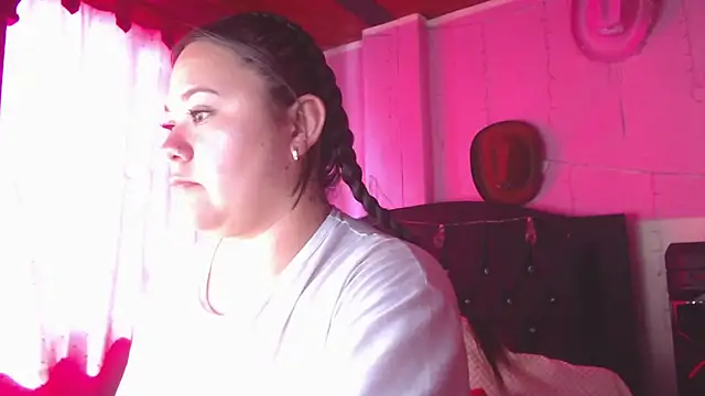 NikkiRous_'s Live XXX Chat