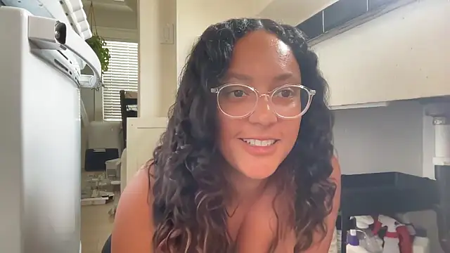 dreamyriri Show in webcam