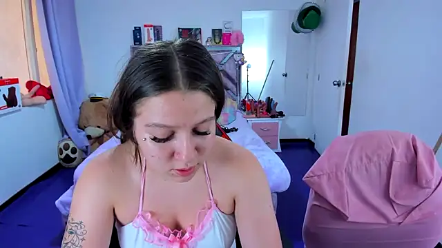 XXX chat uživo modela Luna_Analya