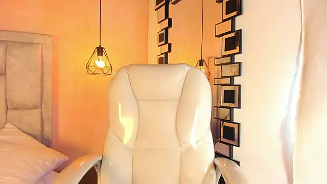 Luna_honey9 élő XXX-chatje