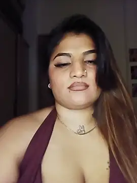 Sanaya_Gil Show in webcam