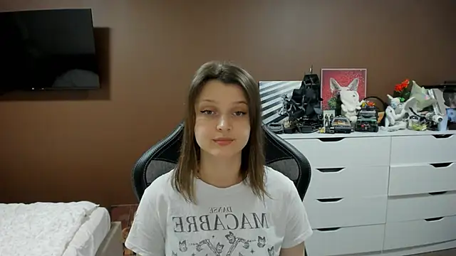 SoniNesti's Live XXX Chat
