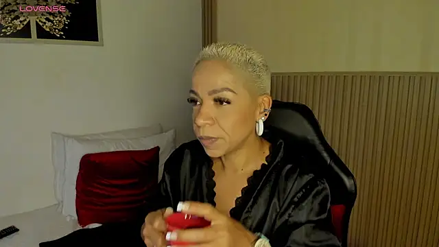 Chatroom XXX en direct de summer_night_