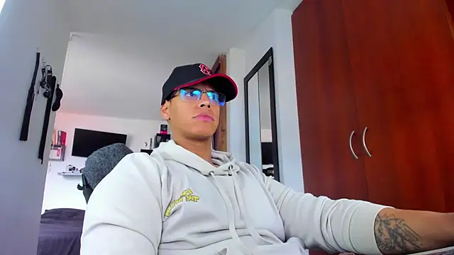 XXX chat uživo modela _John_Boy_
