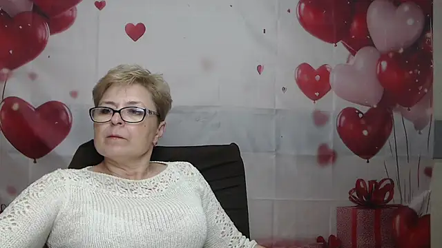 EmiliaGreen Live XXX chat