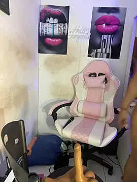 becca_wilsson's Live XXX Chat