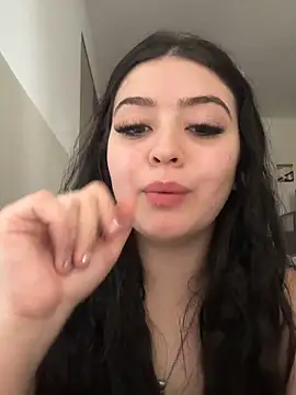 lolaaculaa Show in webcam