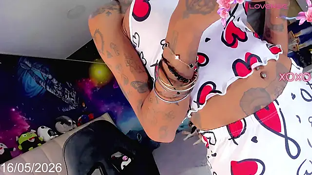 Nella_Dollsn Webbikameraesitys