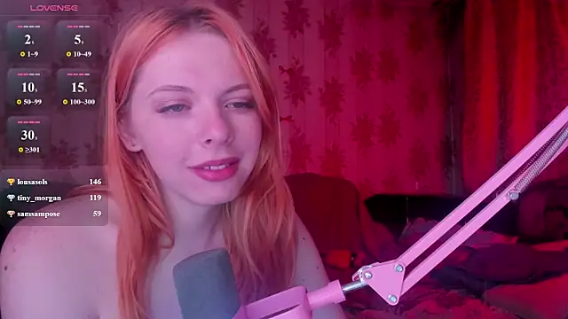 Cutie_Bambi Show in webcam