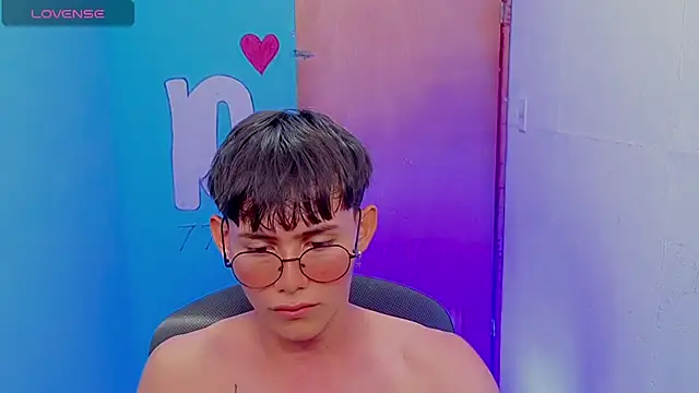 tanjiro_cute élő XXX-chatje