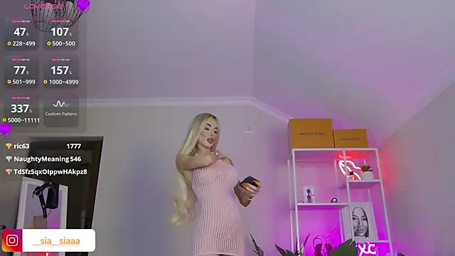ArianaAriannaのウェブカメラショー