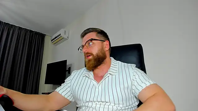 Show modela Findom_guy na web-kameri