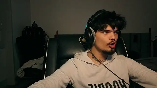 JordanShow élő XXX-chatje
