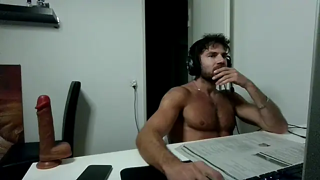 alpha-hunk Webcam-Show