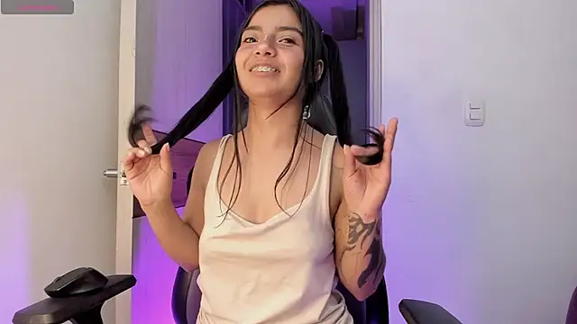 sofi_soft_ Adlı Modelin Canlı XXX Sohbeti