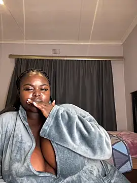 Chat +18 de Honeycoco0211 ao vivo