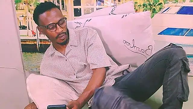 EbonyTiger69 网络视讯表演